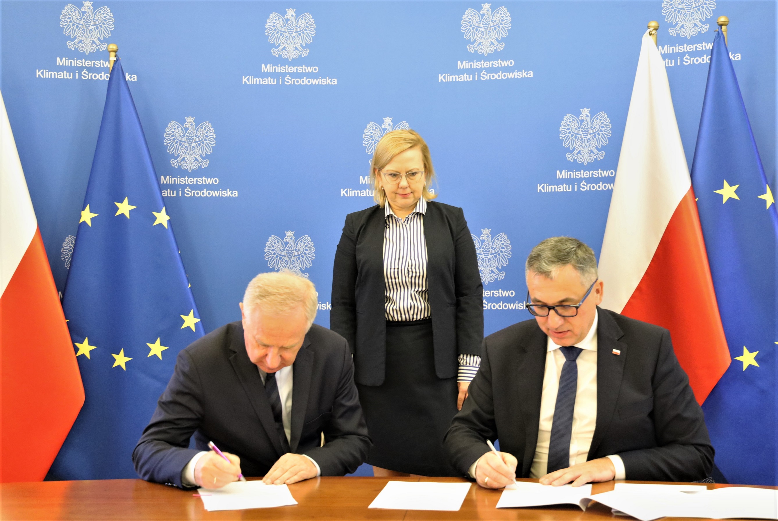 Dotacje z WFOŚiGW w Warszawie dla powiatów przysuskiego i radomskiego na modernizację oświetlenia