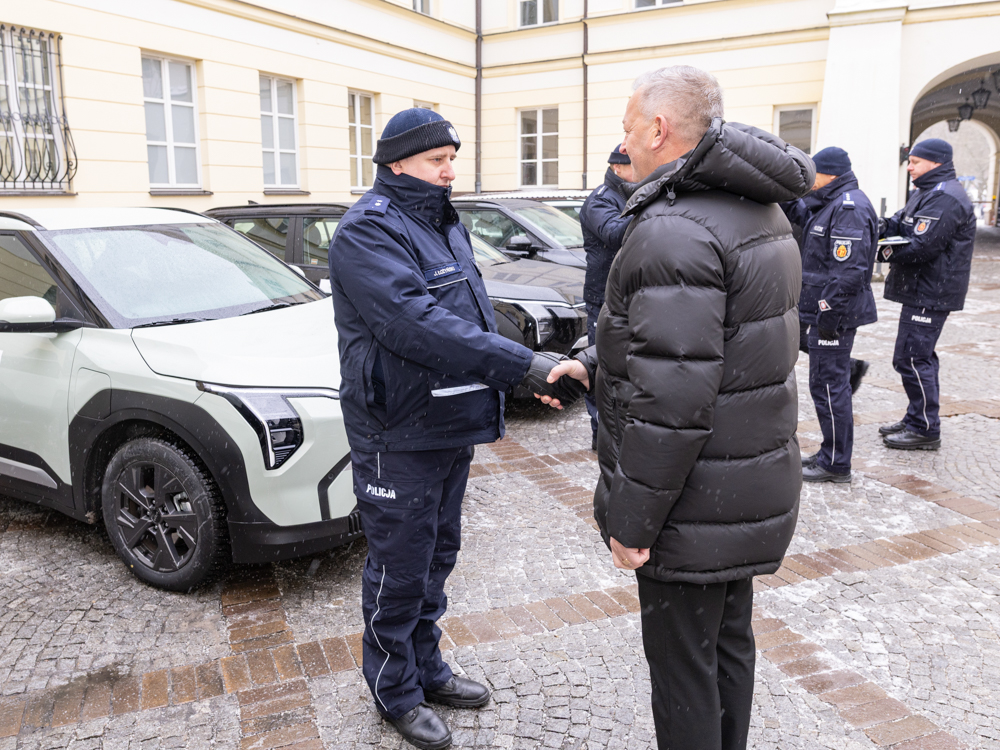 Elektryczne radiowozy dla stołecznej Policji